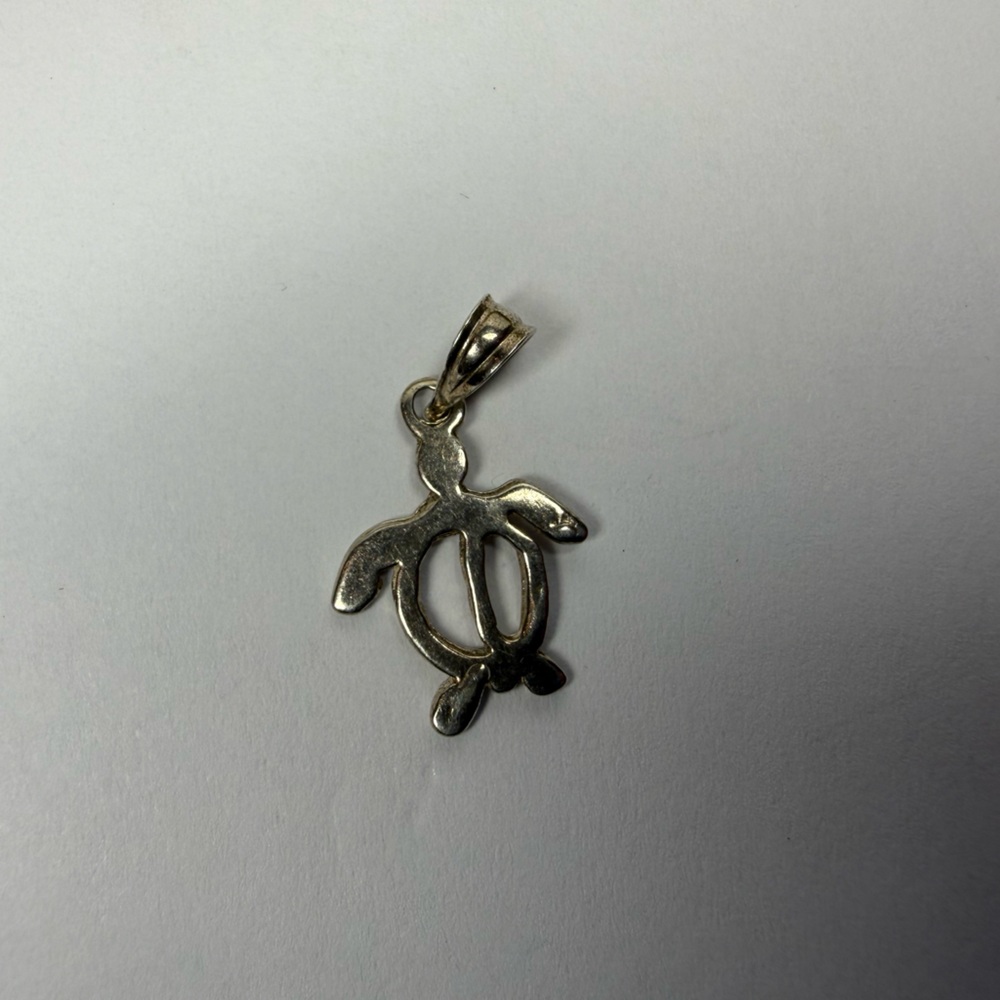 Silver turtle necklace Pendant - turtle charm